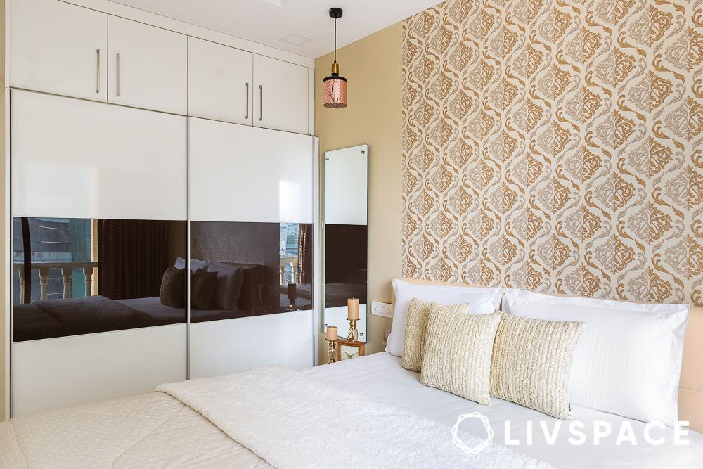 plush-wallpaper-sliding-wardrobe-bedroom
