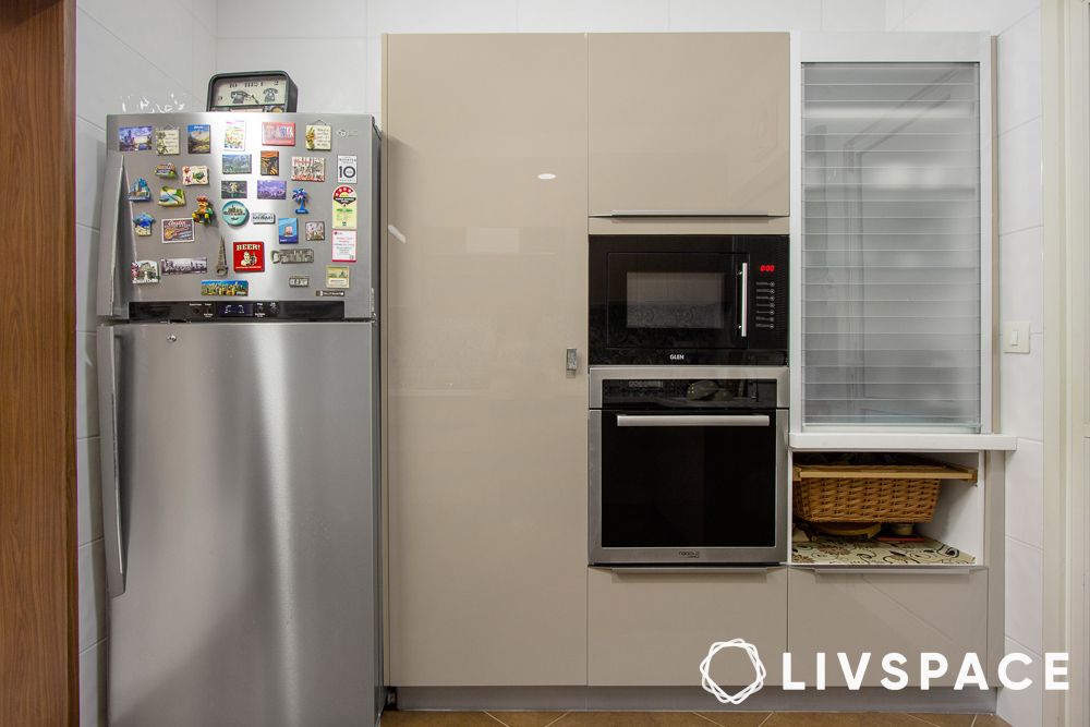 built-in-oven-and-racks-in-kitchen