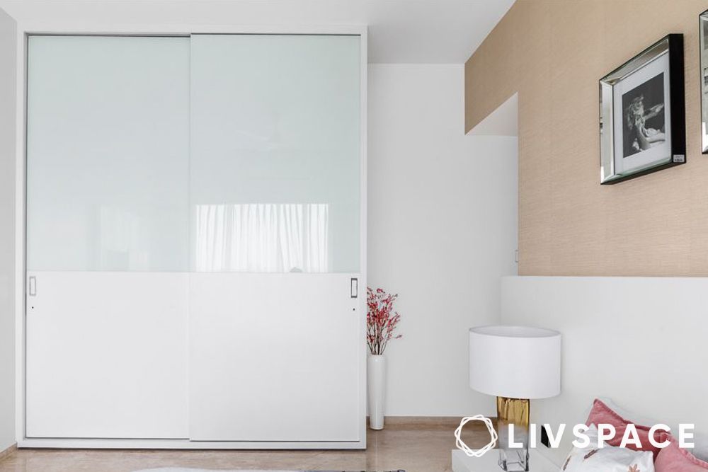 versatile-white-sliding-wardrobe-design