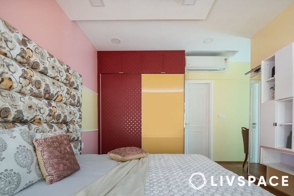 sliding-wardrobe-design-in-the-bedroom