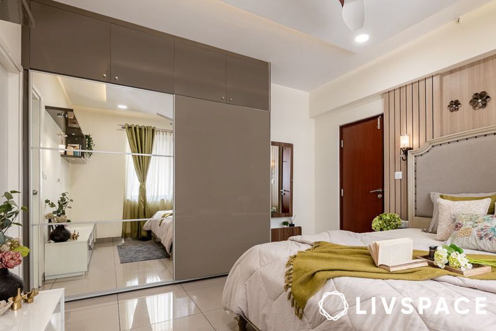 sliding-wardrobe-design-with-full-length-mirror