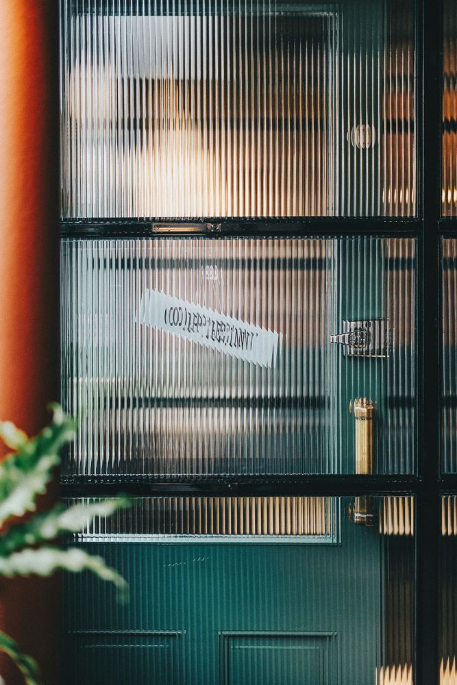 ribbed-reeded-fluted-glass-for-home-windows