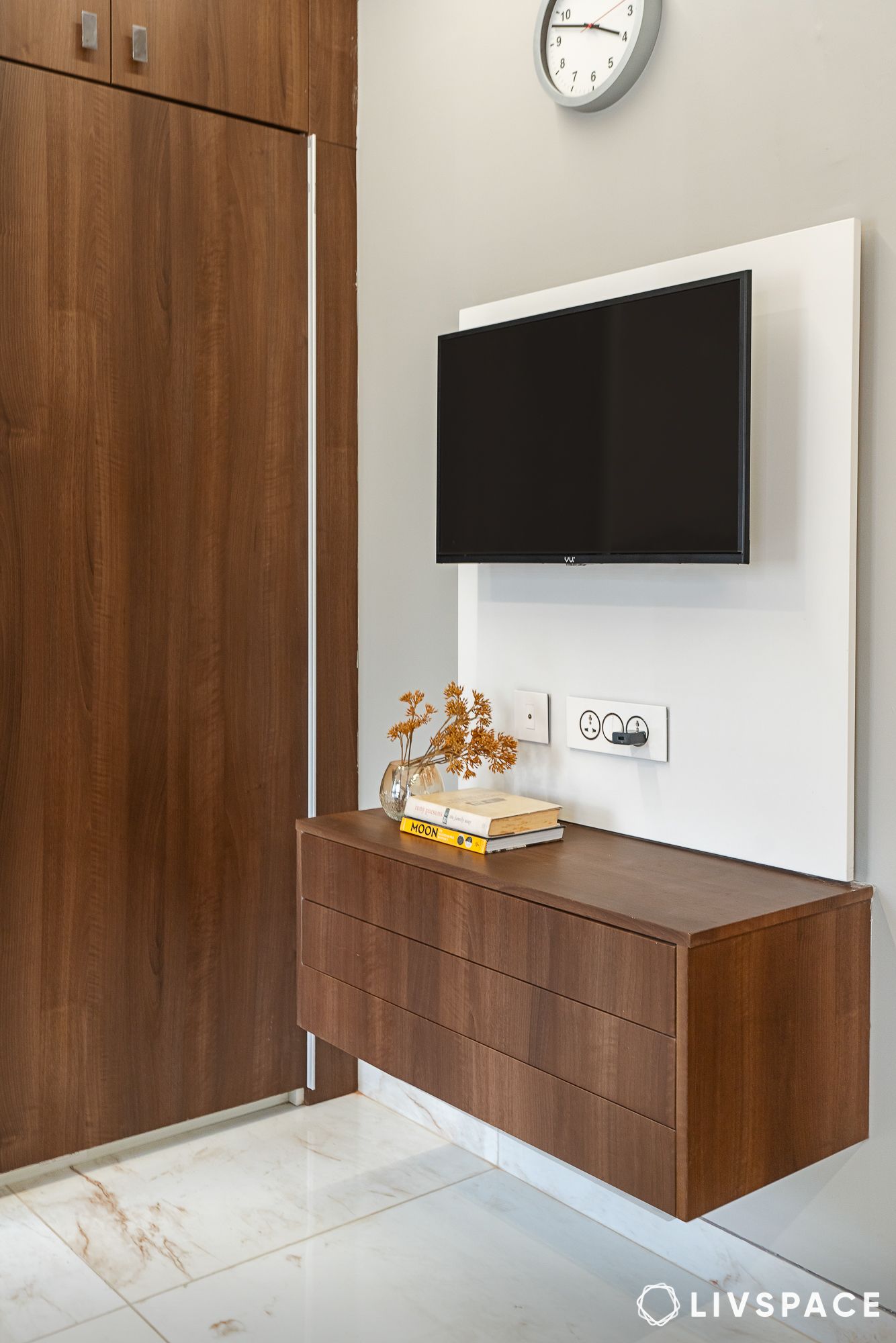 tv unit in bedroom