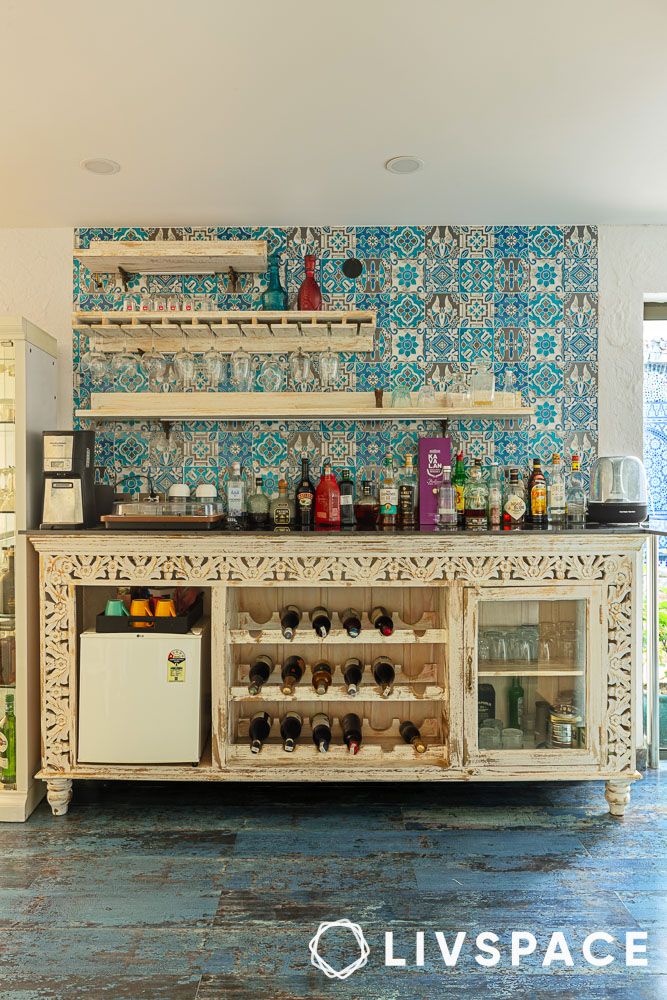 santorini-inspired-home-bar