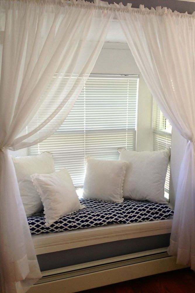 the-honeymoon-cottage-window-seat