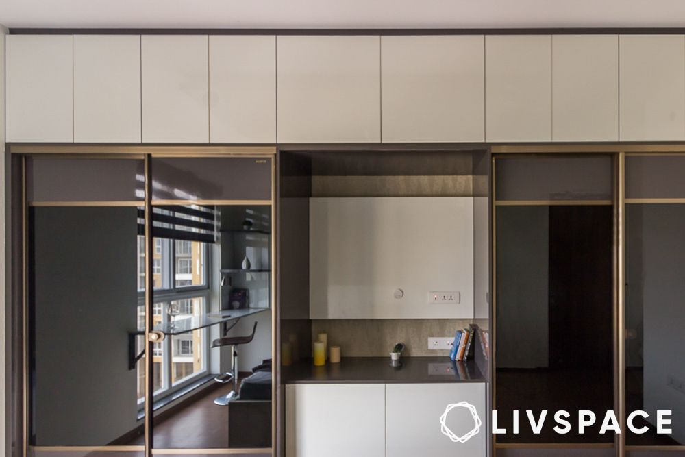 tinted-glass-door-wardrobe