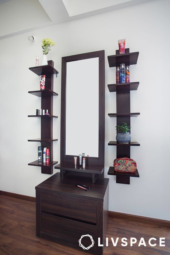 double-sided-shelves-on-wooden-dressing-table