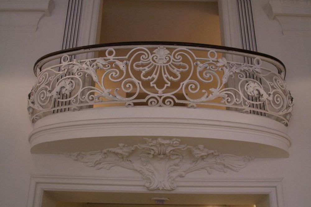 mezzanine-balcony-grill-design