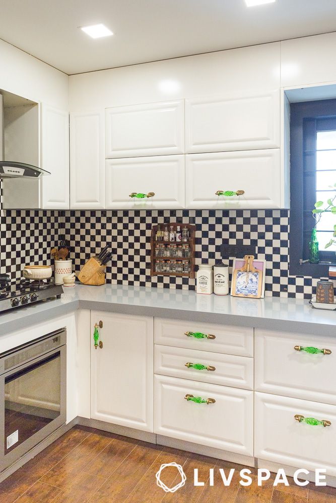 black-and-white-kitchen-wall-tiles-design-chess-theme