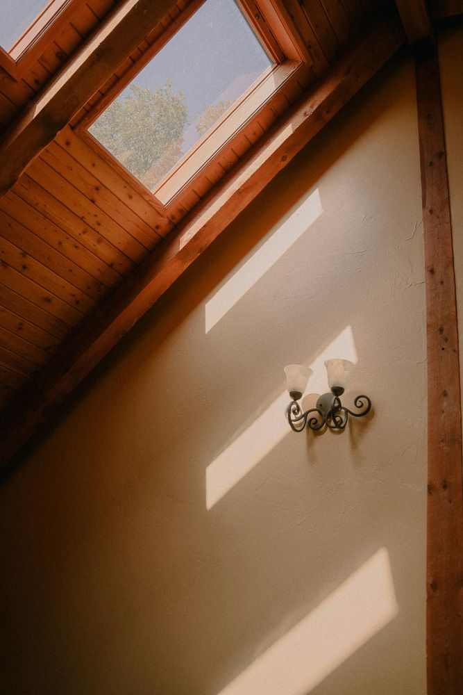 bed room decorating with skylight
