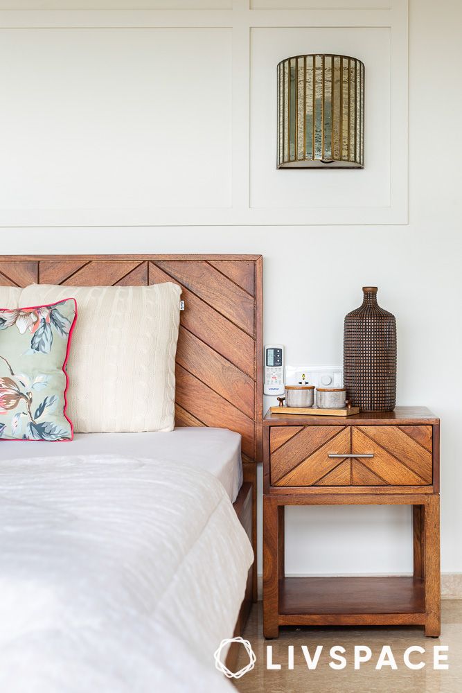 decorating 10x10 bedroom wall sconce
