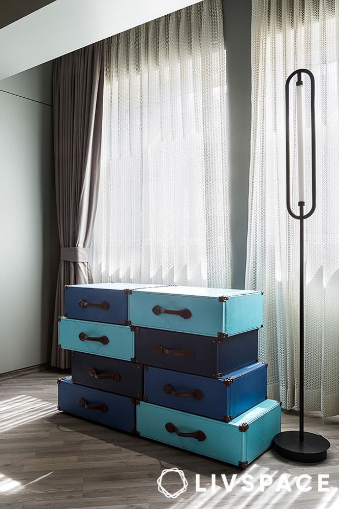 custom decoration in small bedroom