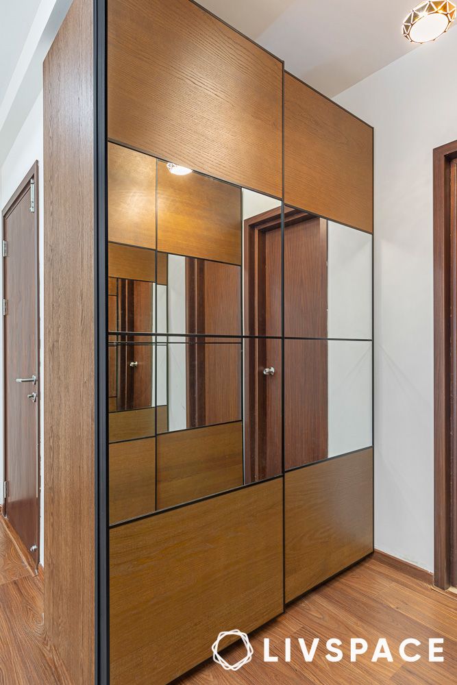 wooden-sliding-wardrobe-with-mirrors