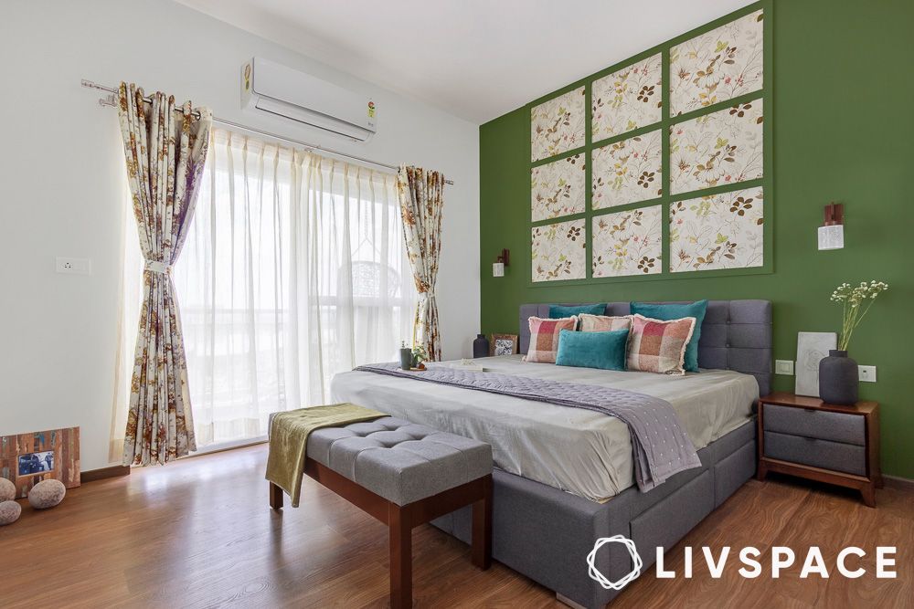 floral wallpaper texture in bedroom