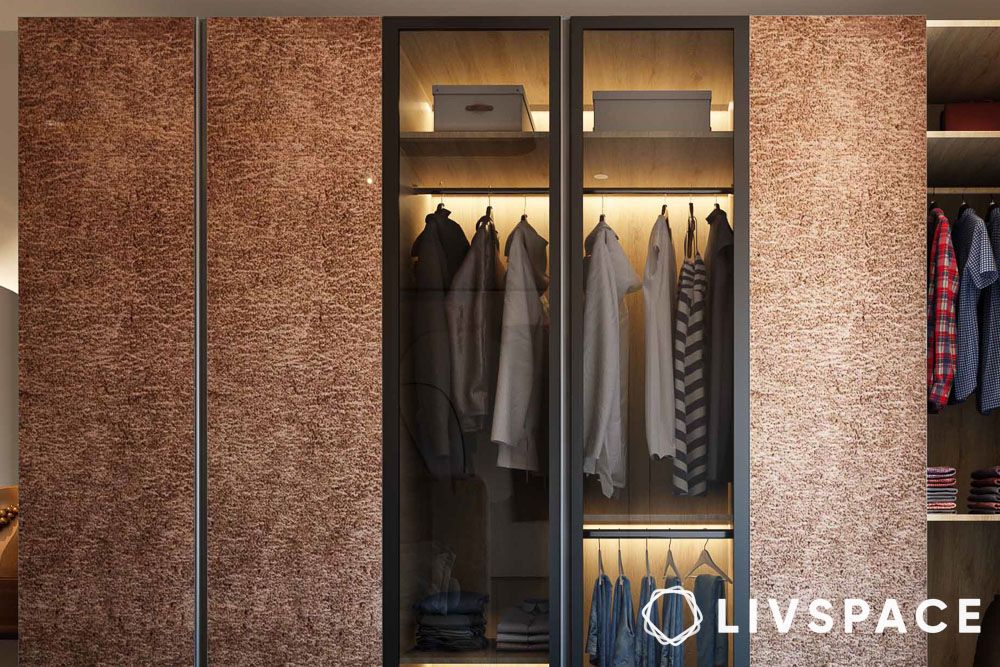 Task lighting design inside a wardrobe