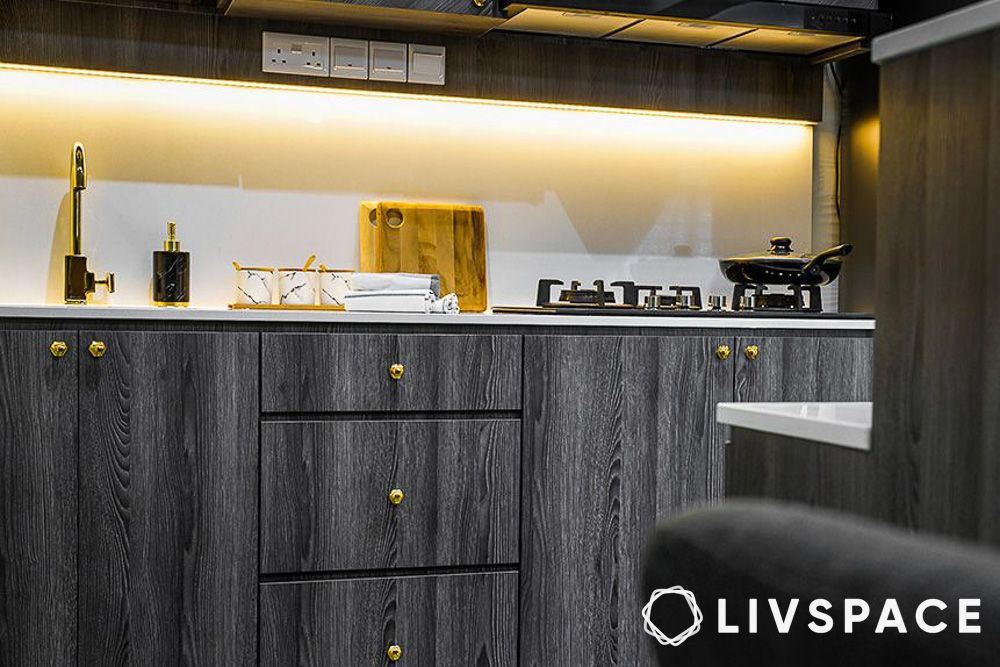 Task lighting design unde a kitchen cabinet