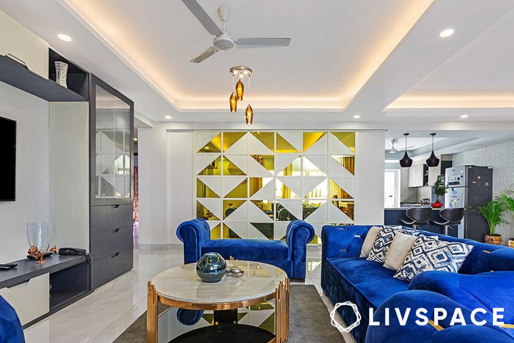Living room decoration with cove and recessed lighting