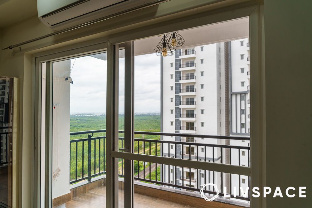 balcony with black railing 1