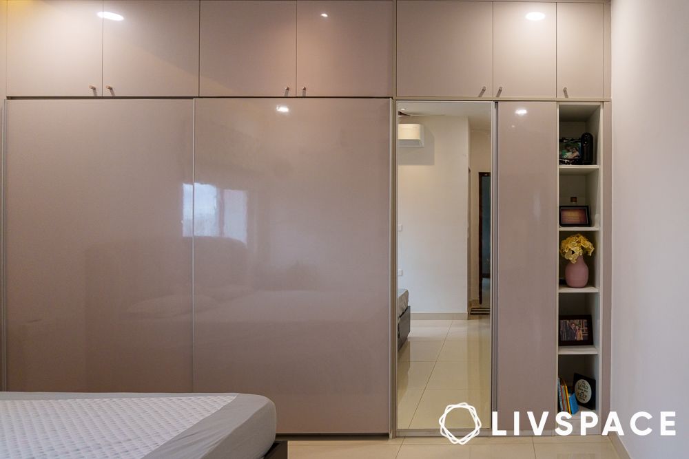 Glossy finish wardrobe