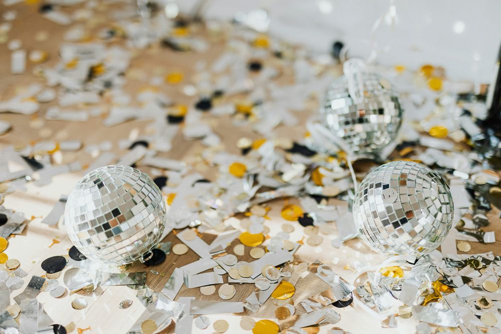 new year decorating ideas confetti