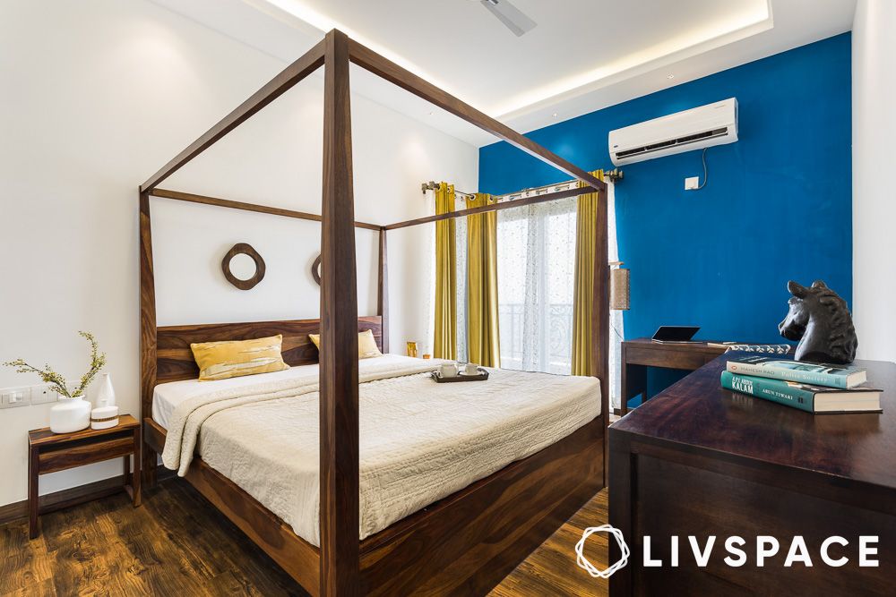 wooden poster bed