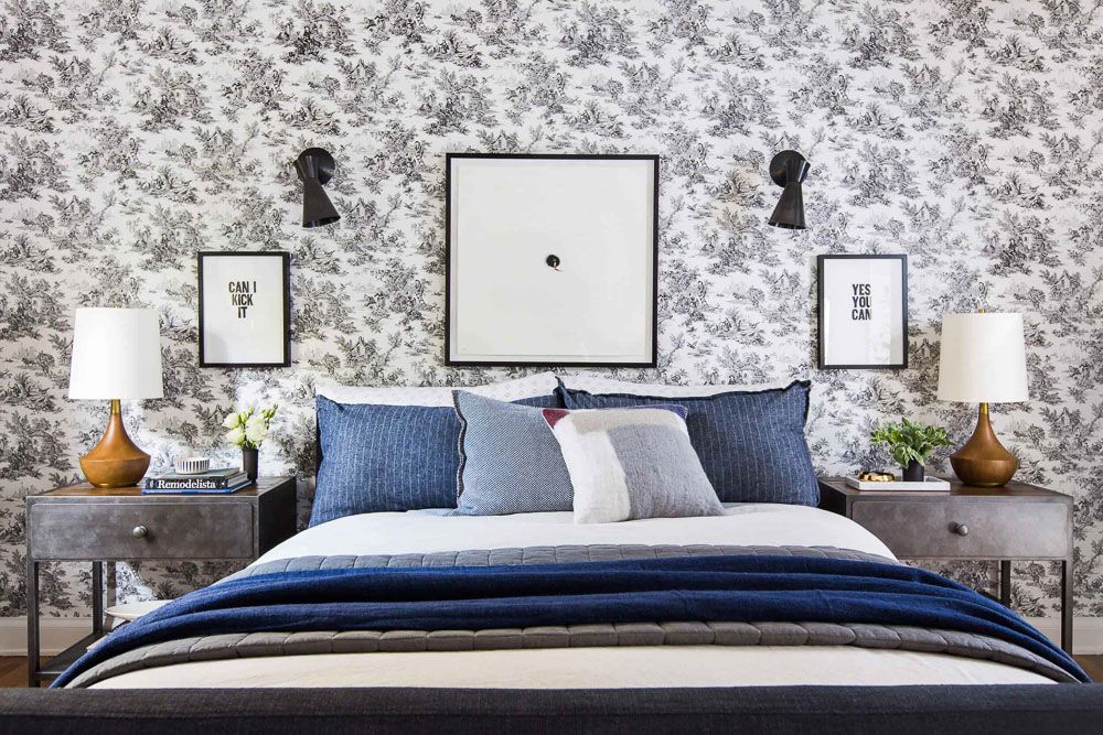 black and white floral wallpaper