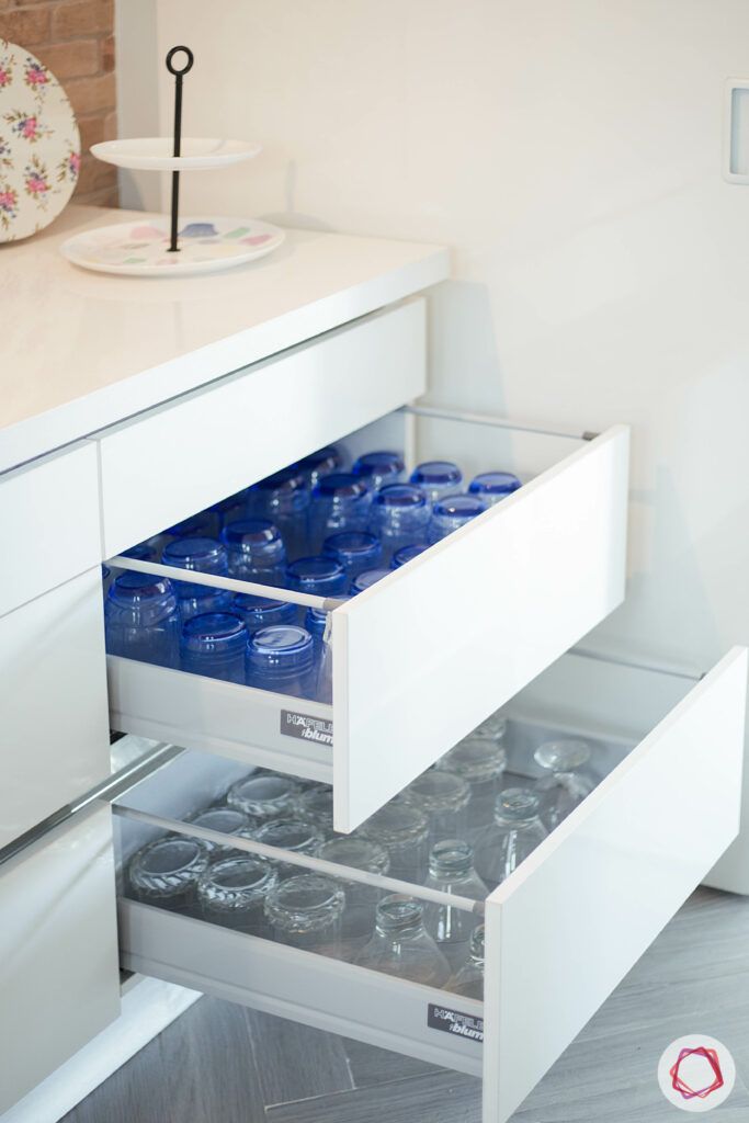 scandinavian interior design-white countertop-white cabinets
