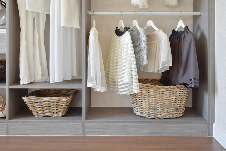 marie-kondo-wardrobe-tops-shirts-baskets-rack-hanger-open-storage