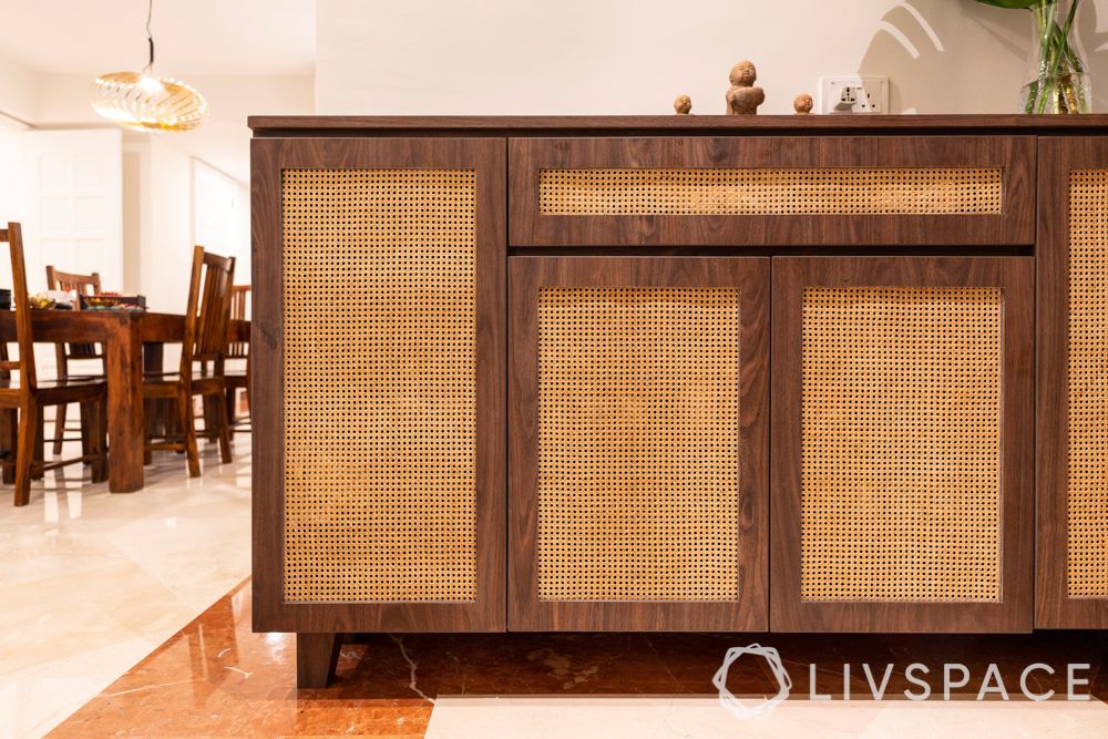 pebble-bay-condo-foyer-shoe-rack-mesh-doors