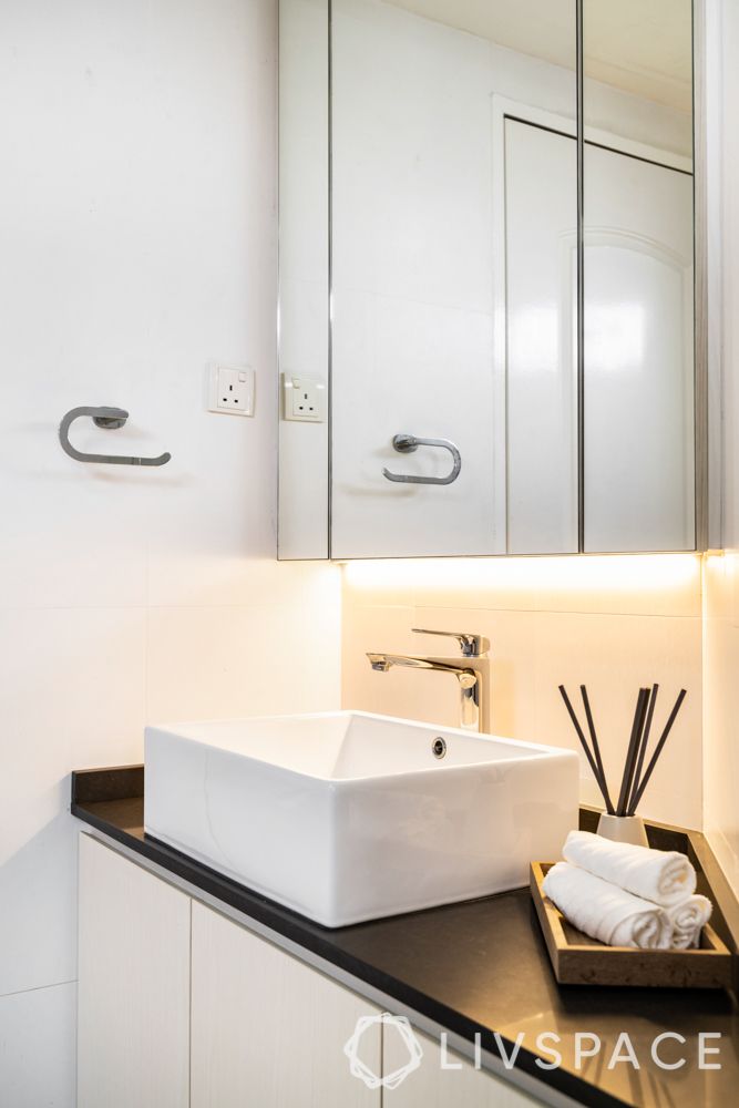 3-bedroom-condo-bathroom-vanity-black-countertop