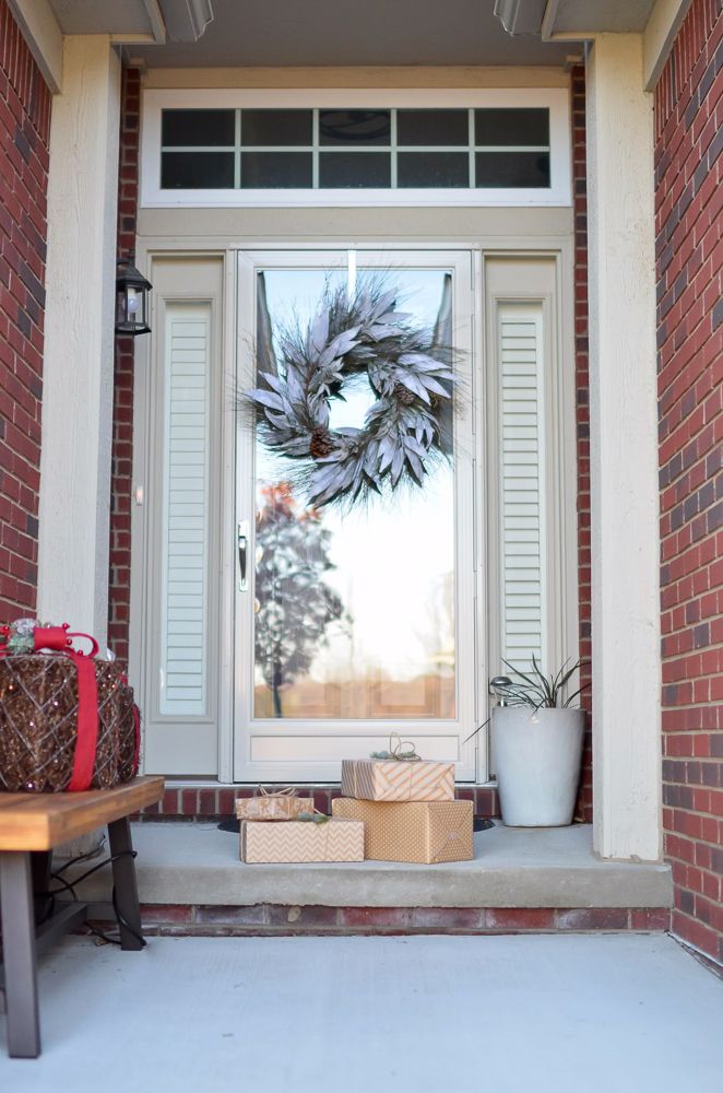 grey-christmas-wreath-on-the-door