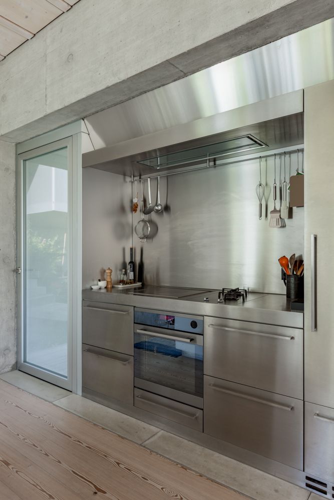 kitchen-cabinet-layout-stainless-steel-glossy-cabinets