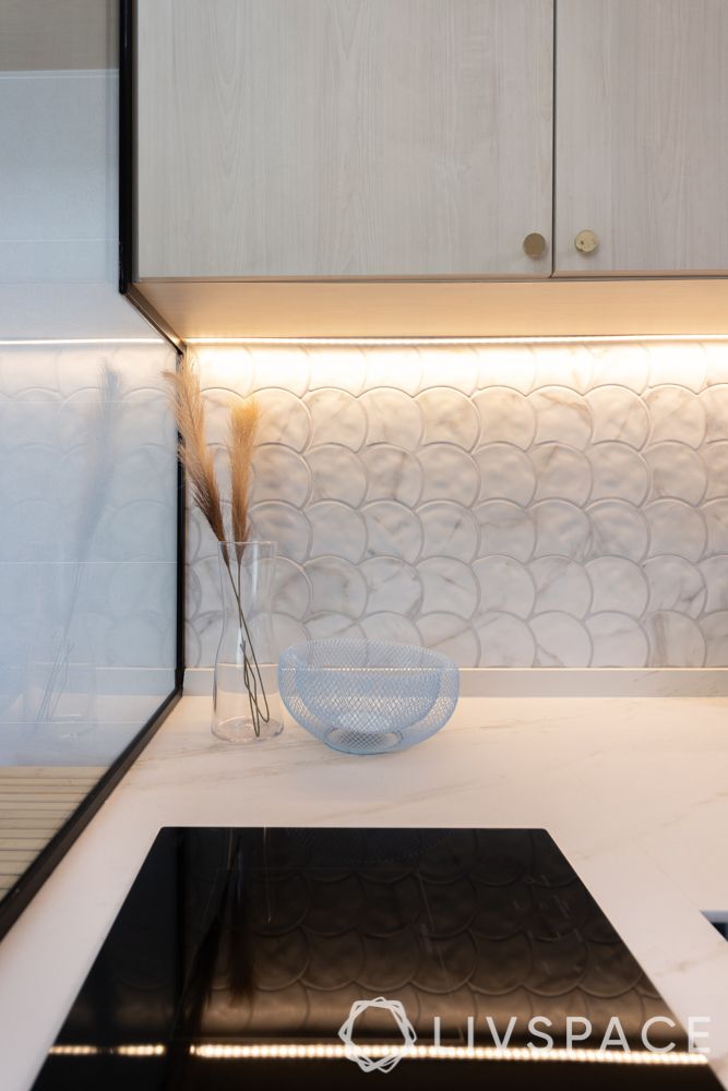 4-room-hdb-design-kitchen-backsplash-ceramic-tiles