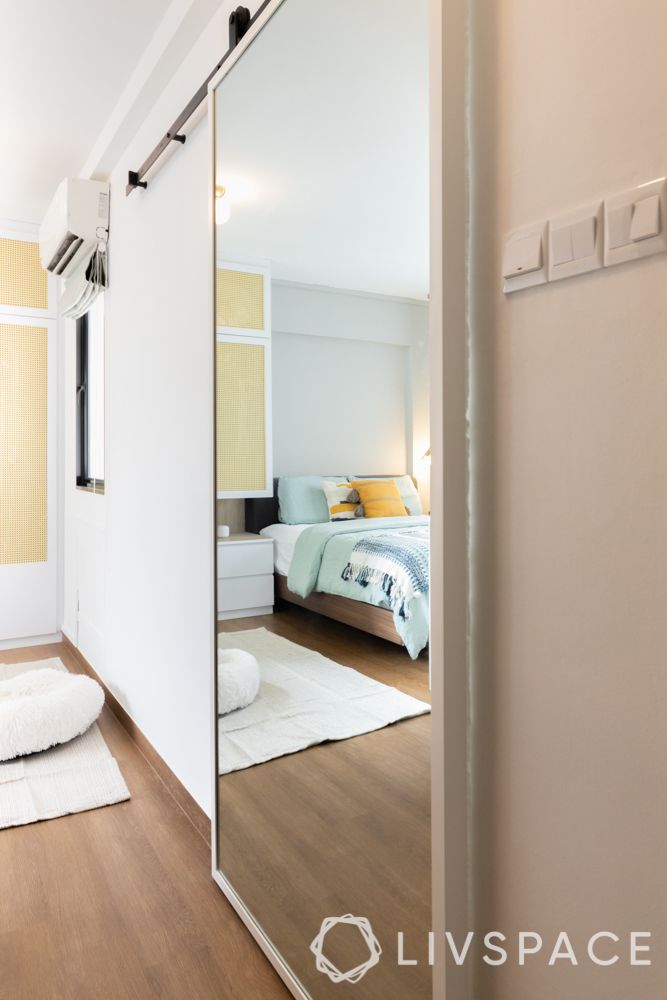 4-room-hdb-design-master-bedroom-mirror-sliding-door