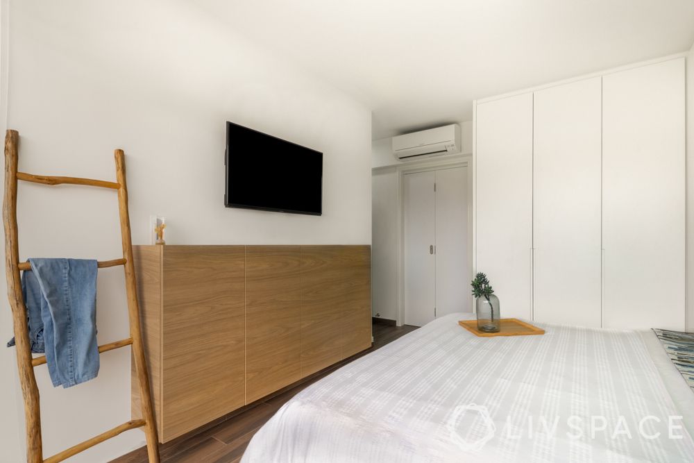 3-room-hdb-design-master-bedroom-tv-unit-ladder-display