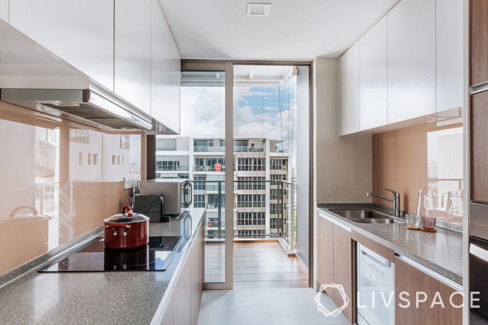 ideal-kitchen-design-natural-light-balcony-wood-back-painted-glass