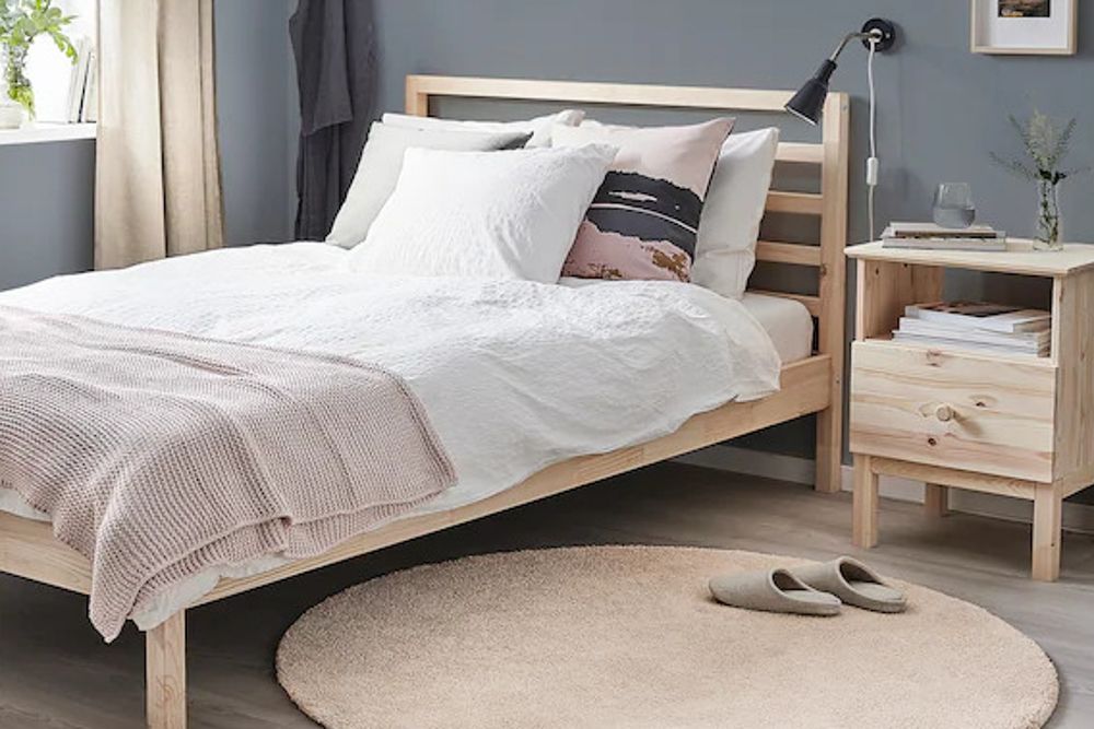 bedroom decor-Scandinavian design-light toned furniture