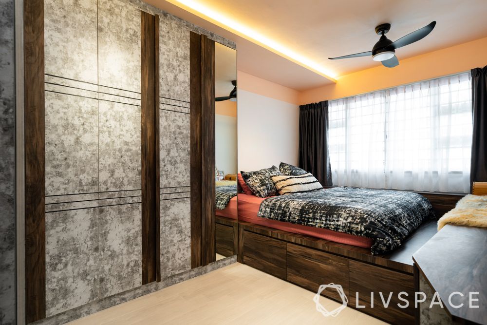 mirrored-wardrobe-grey-wood-bedroom