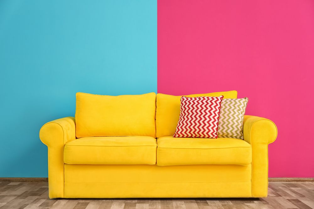room-decoration-pink-yellow-blue-sofa