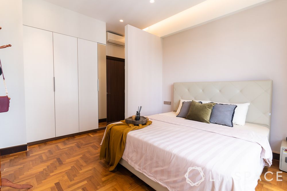 parquet-floor-white-partition-wall-white-master-bed