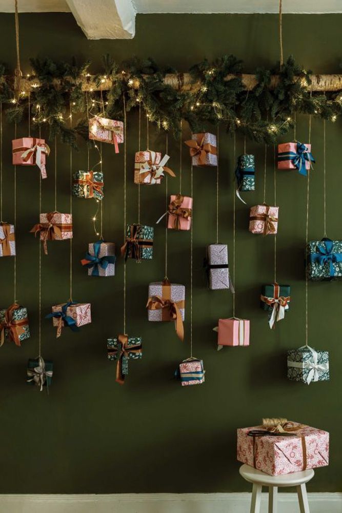 Gift wall hanger christmas decor